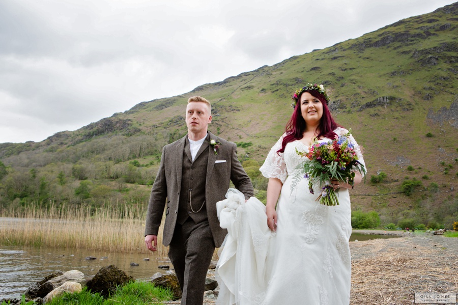 A Spring time wedding at Llyn Gwynant Barns